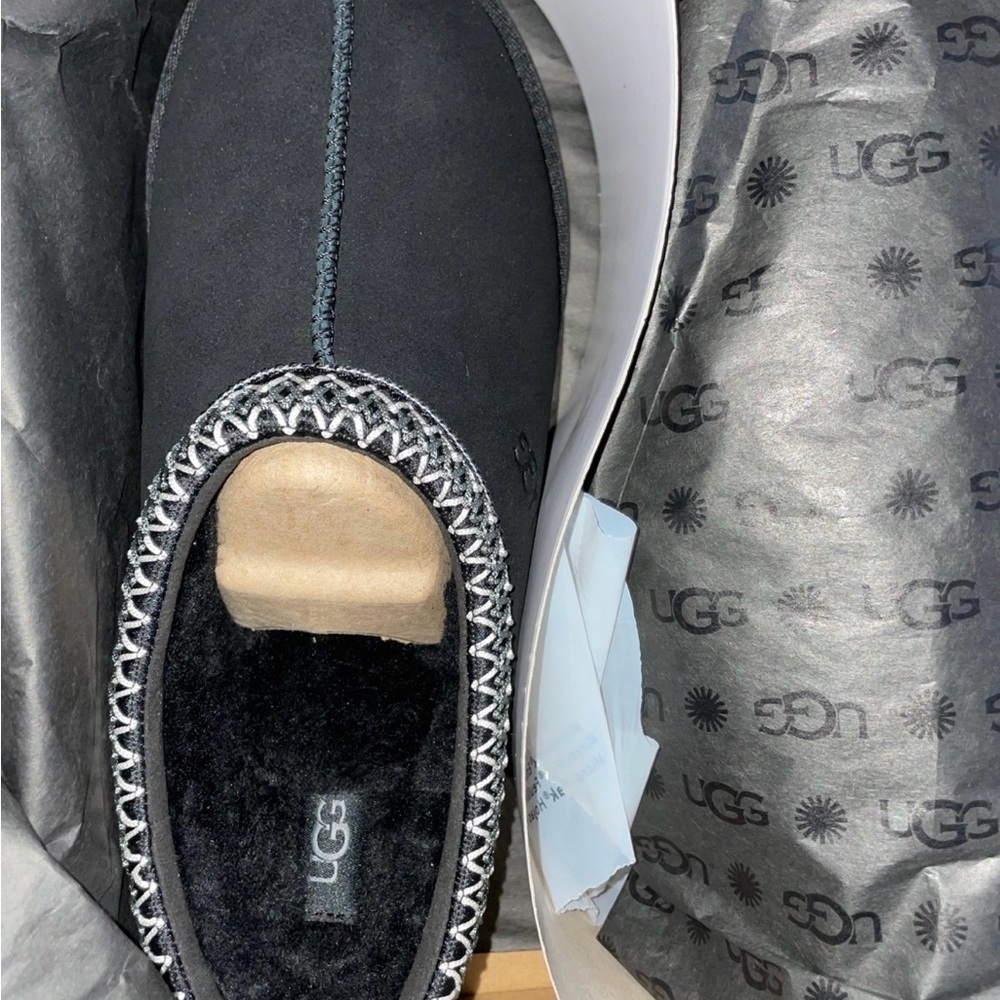 UGG Men's Black and Gray Loafers